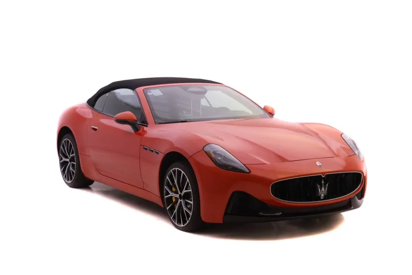 2025 Maserati Grancabrio photo 1