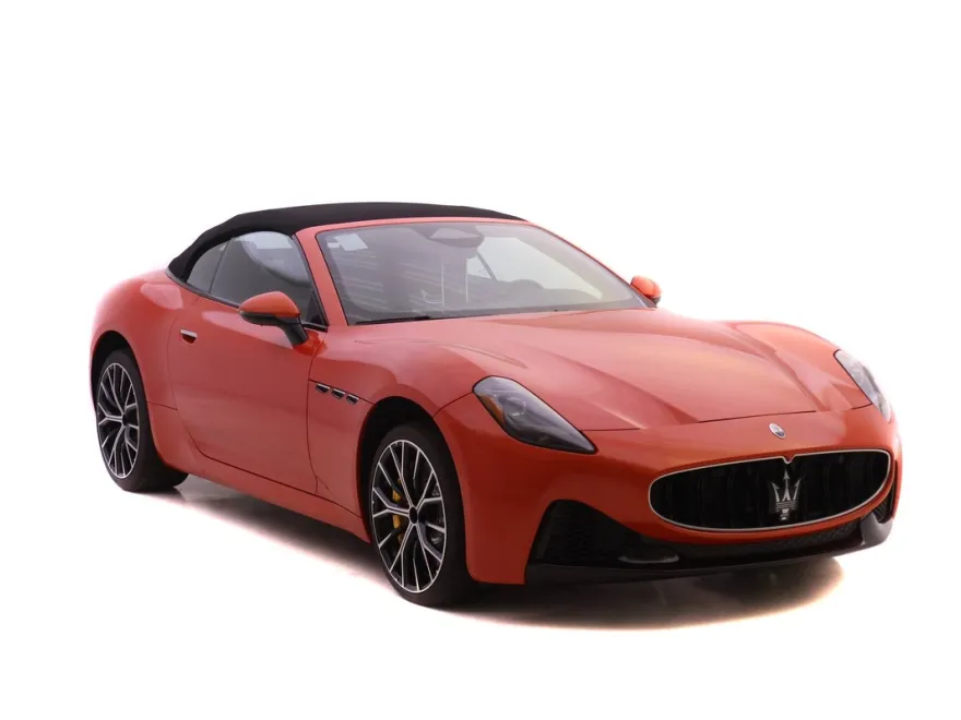 2025 Maserati Grancabrio photo 1