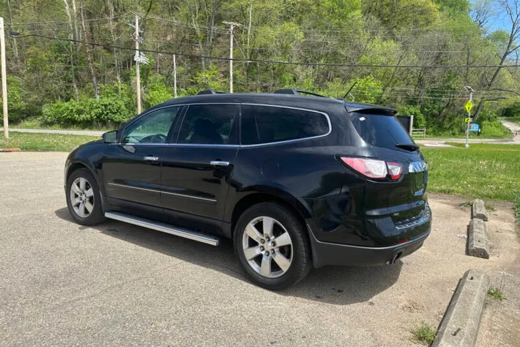2015 Chevrolet Traverse LTZ photo 1