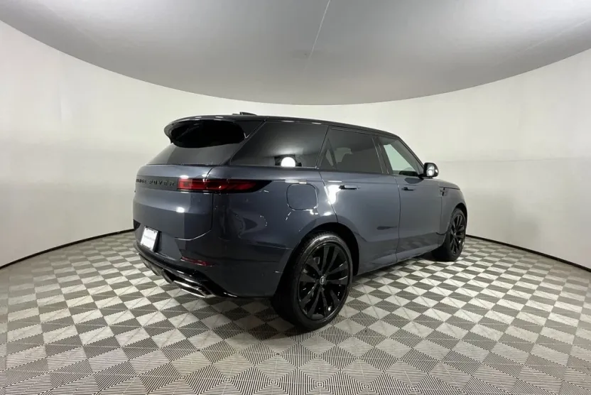2025 Land Rover Range Rover Sport SE photo 1