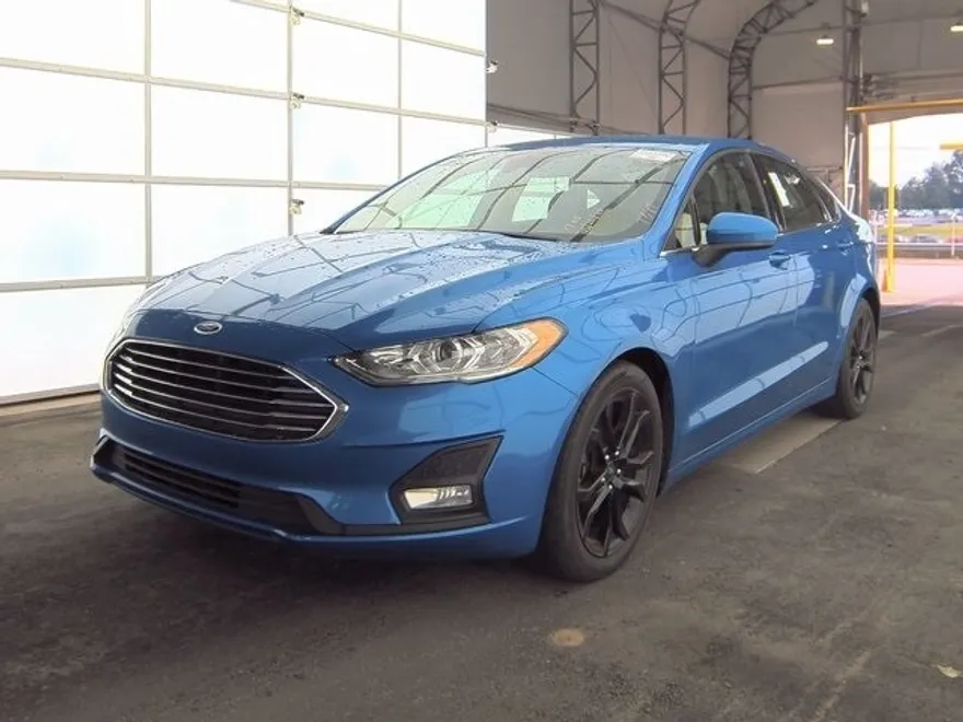 2020 Ford Fusion SE photo 1