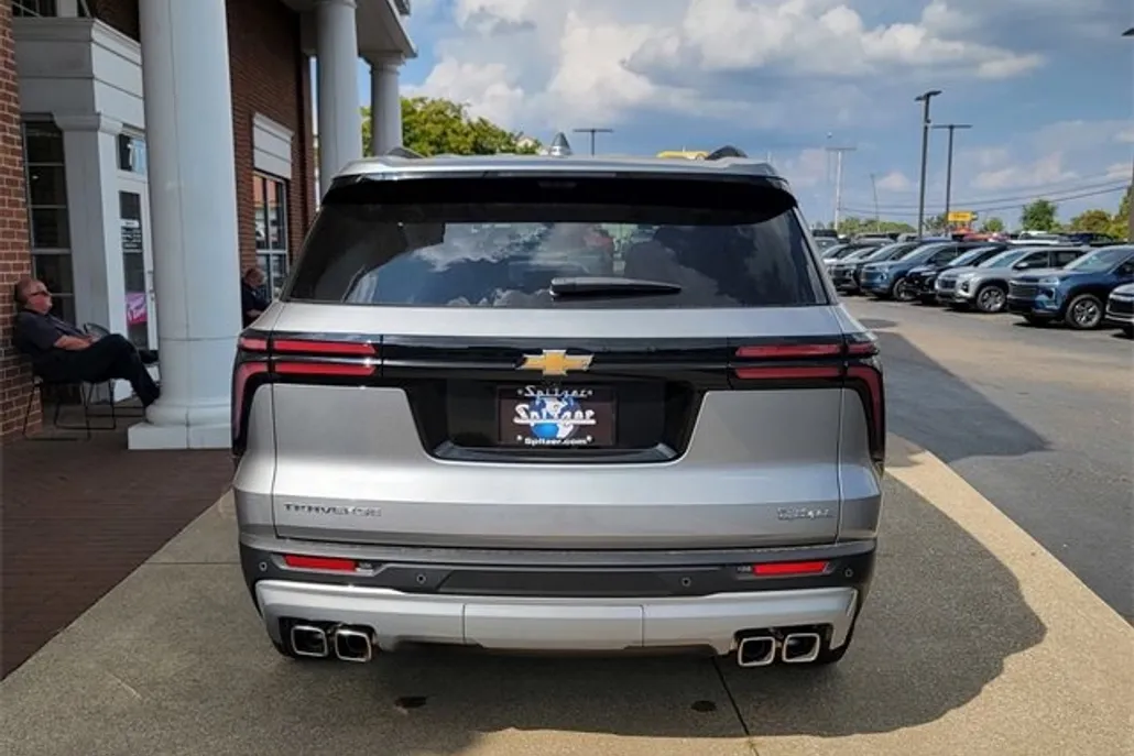 2026 Chevrolet Traverse photo 1