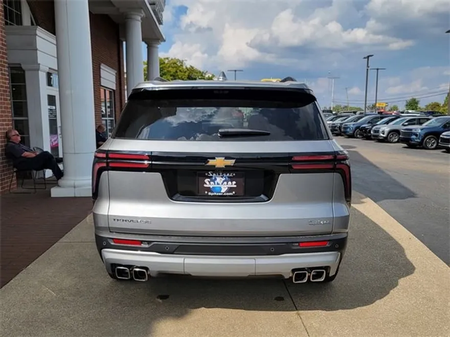 2026 Chevrolet Traverse photo 1