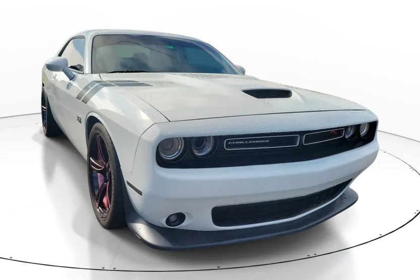 2019 Dodge Challenger R/T photo 1