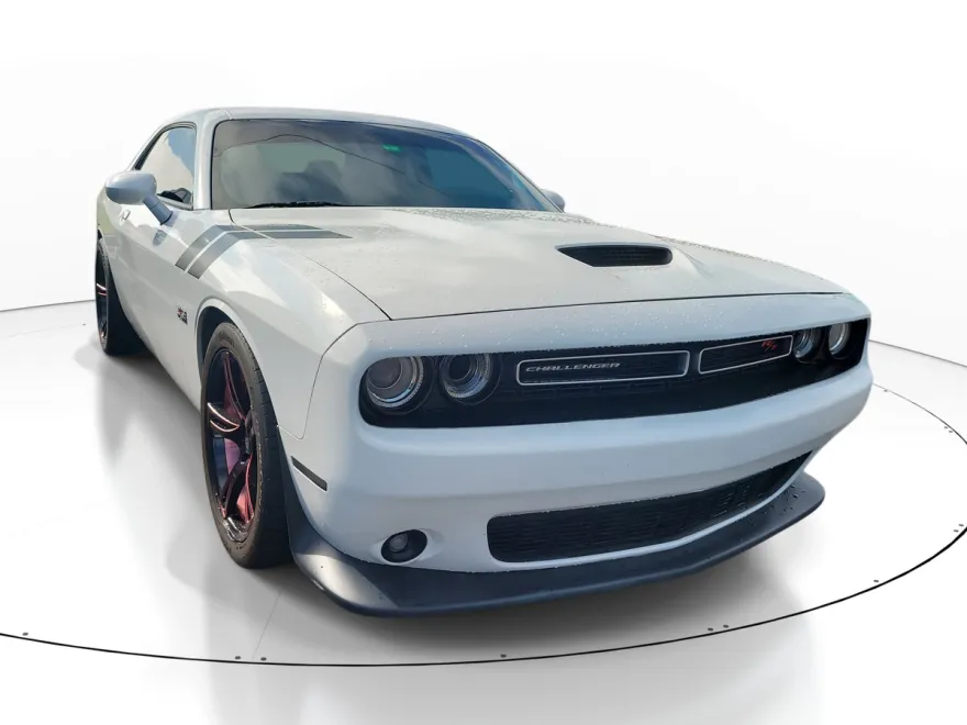 2019 Dodge Challenger R/T photo 1