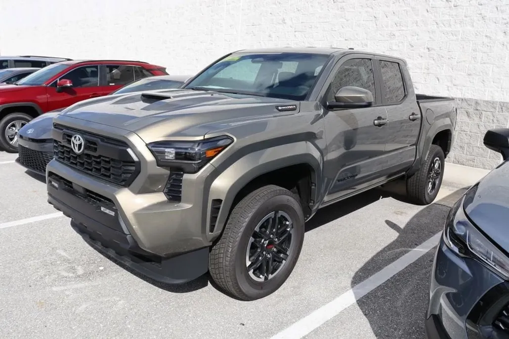 2024 Toyota Tacoma TRD Sport photo 1