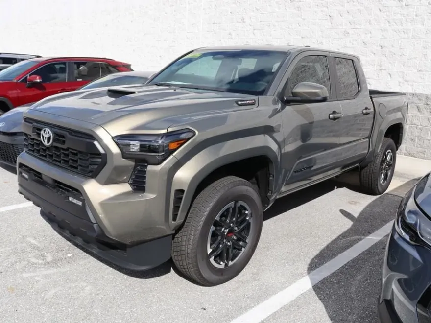 2024 Toyota Tacoma TRD Sport photo 1