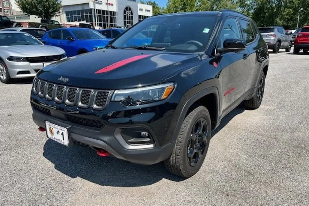 2023 Jeep Compass Trailhawk photo 1