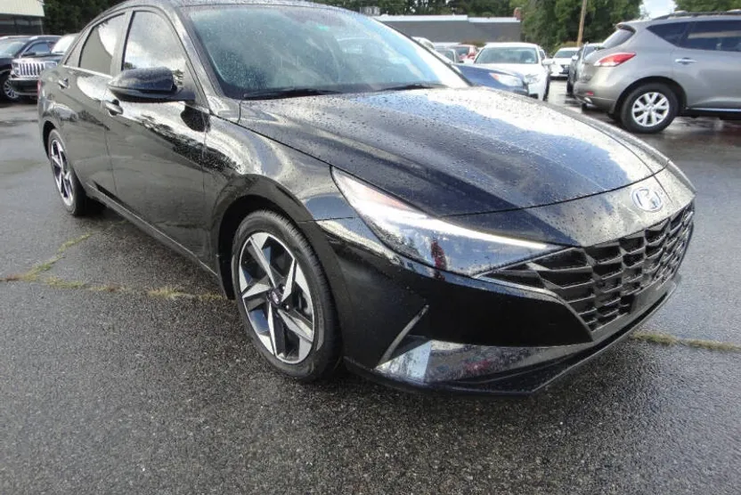 2023 Hyundai Elantra Limited photo 1