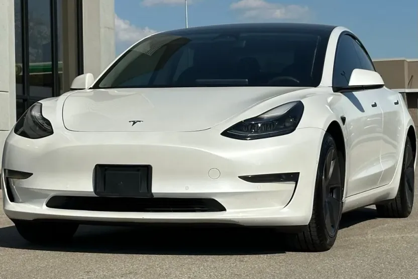2021 Tesla Model 3 Standard Range Plus photo 1