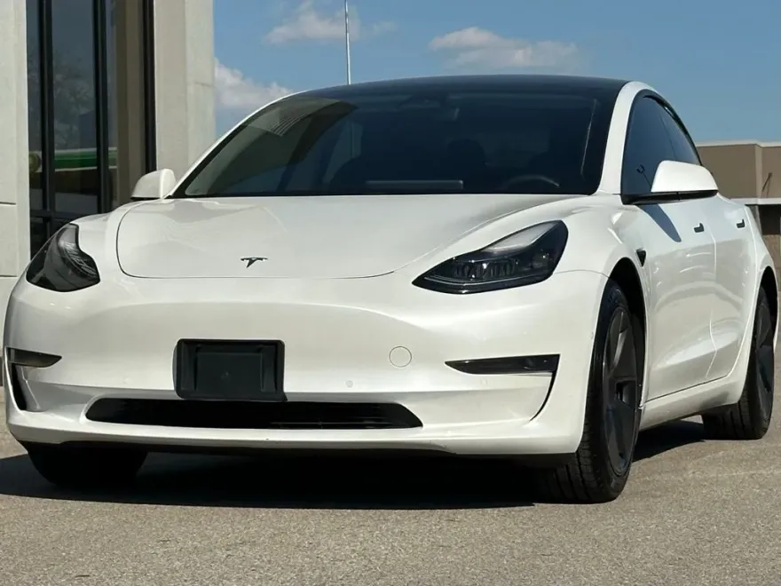 2021 Tesla Model 3 Standard Range Plus photo 1