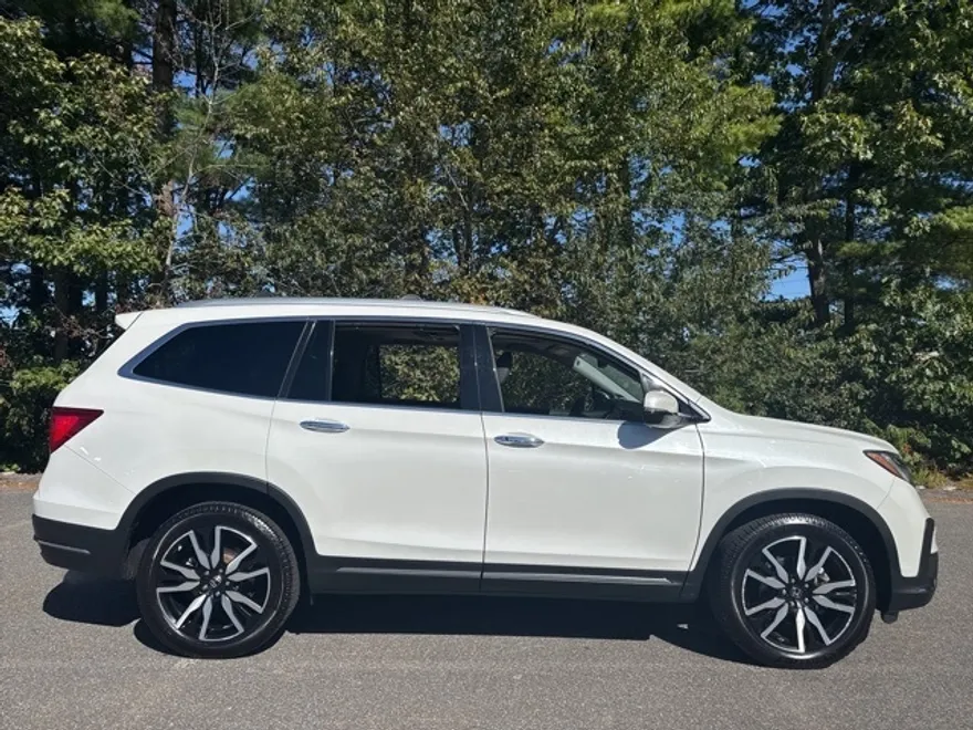 2020 Honda Pilot Touring photo 1