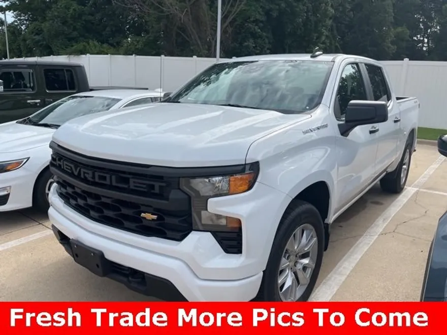 2023 Chevrolet Silverado 1500 Custom photo 1