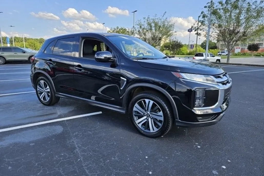 2024 Mitsubishi Outlander Sport SE photo 1