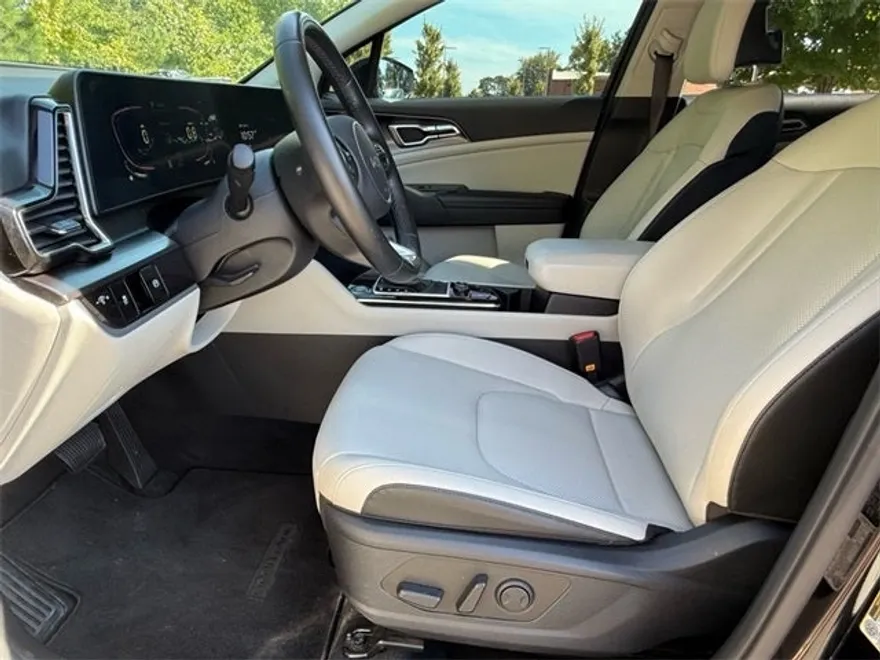 2023 Kia Sportage EX photo 1