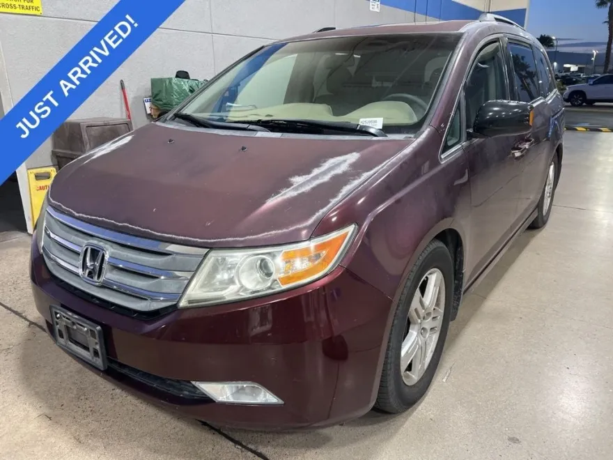 2011 Honda Odyssey Touring photo 1