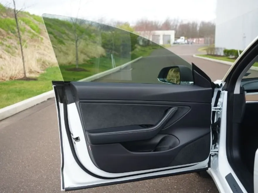 2020 Tesla Model 3 Performance photo 32