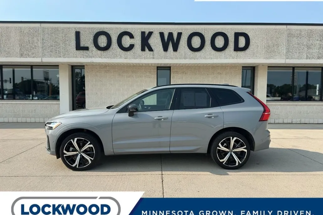 2024 Volvo XC60 B5 Ultimate photo 1