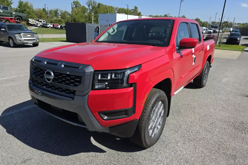 2026 Nissan Frontier SV Crew Cab photo 1