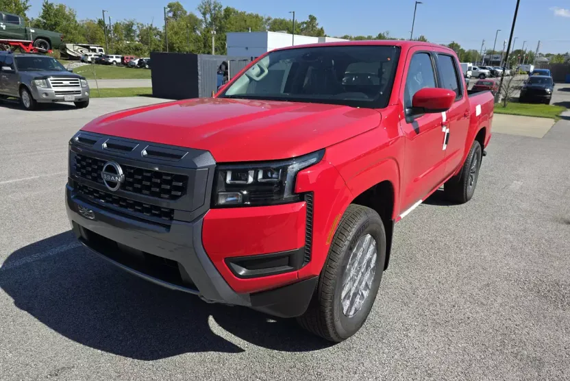 2026 Nissan Frontier SV Crew Cab photo 1