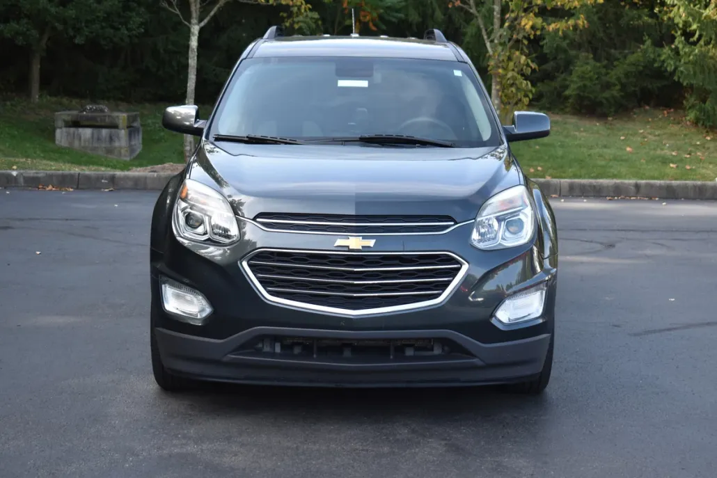 2017 Chevrolet Equinox LT photo 1