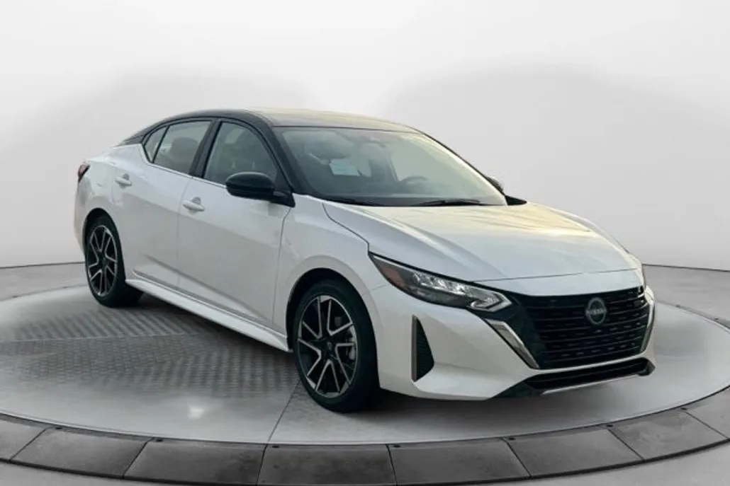 2025 Nissan Sentra SR photo 1