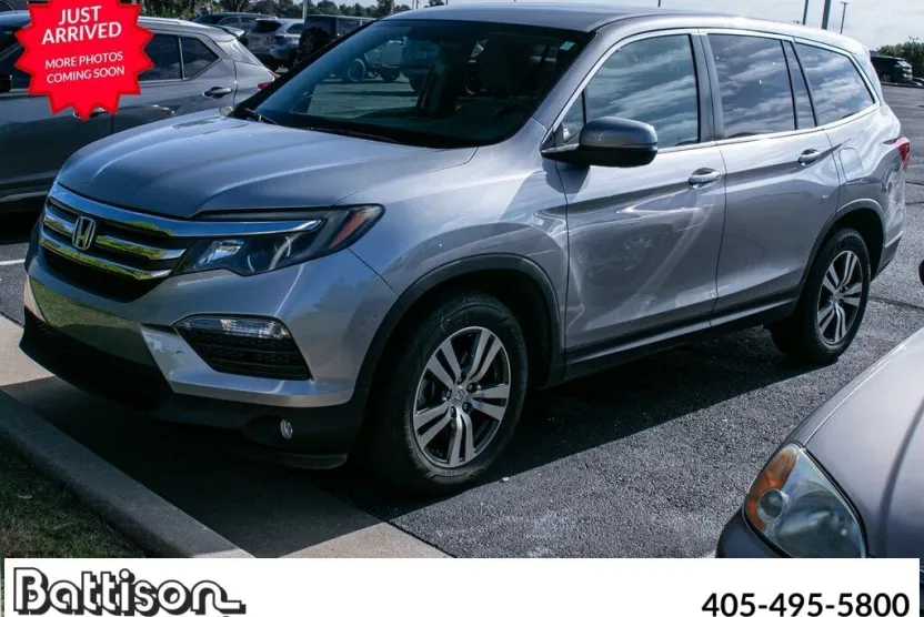 2017 Honda Pilot EX photo 1