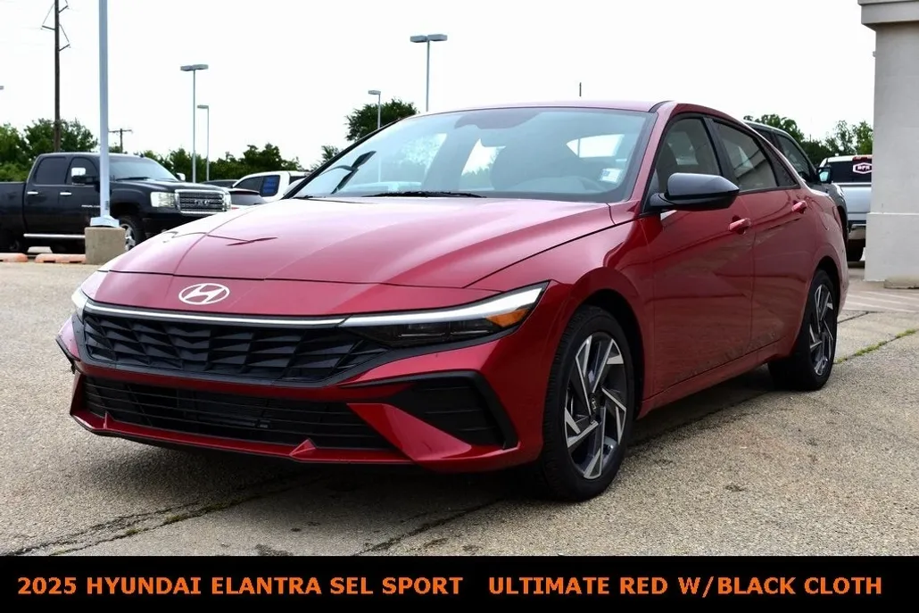 2025 Hyundai Elantra SEL Sport photo 1