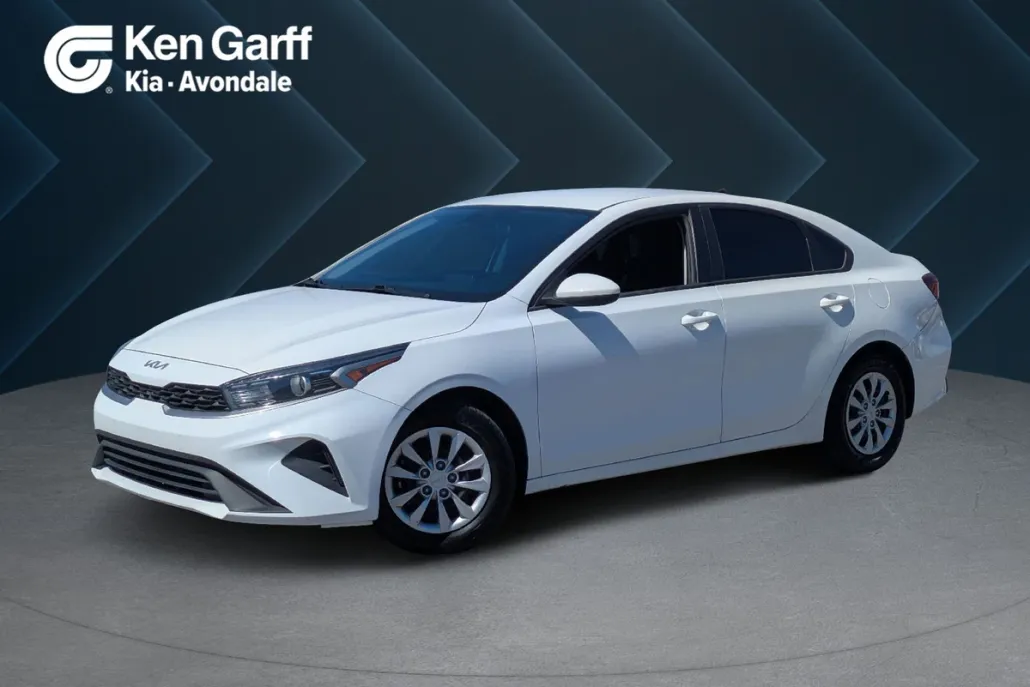 2022 Kia Forte FE photo 1