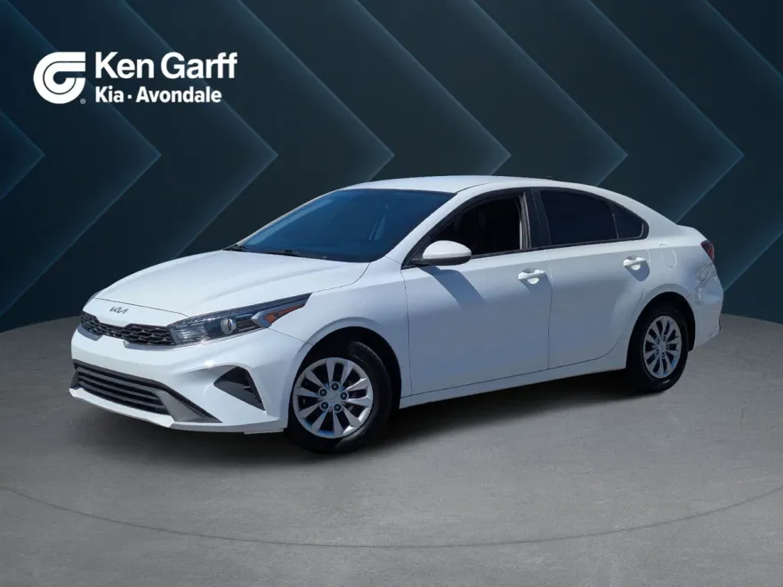 2022 Kia Forte FE photo 1