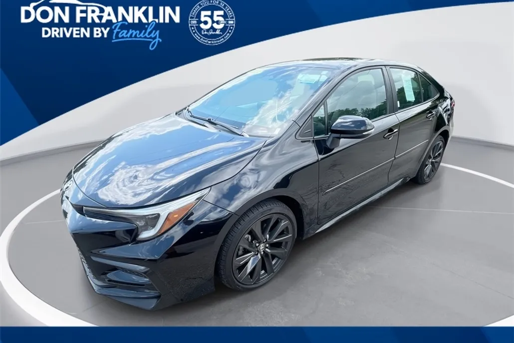 2023 Toyota Corolla SE photo 1