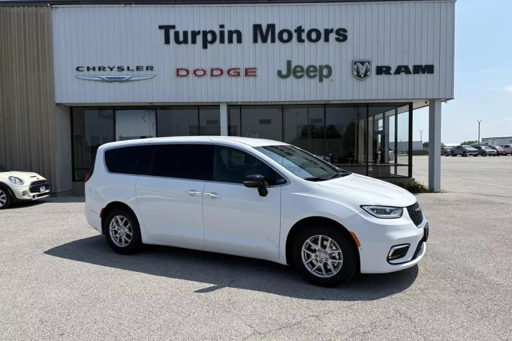 2025 Chrysler Pacifica photo 1