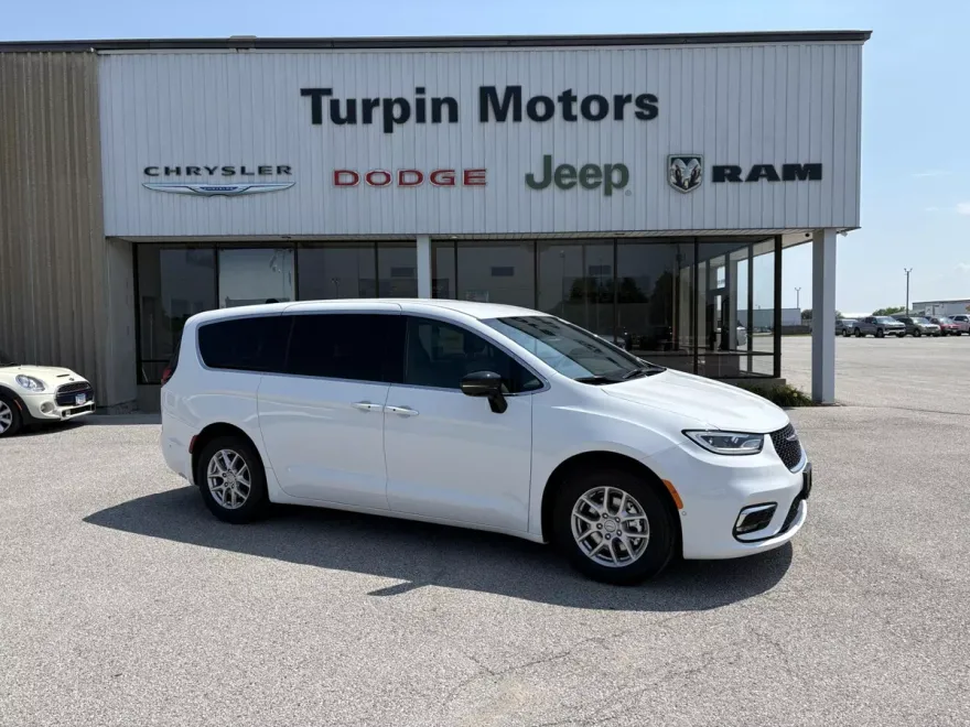 2025 Chrysler Pacifica photo 1