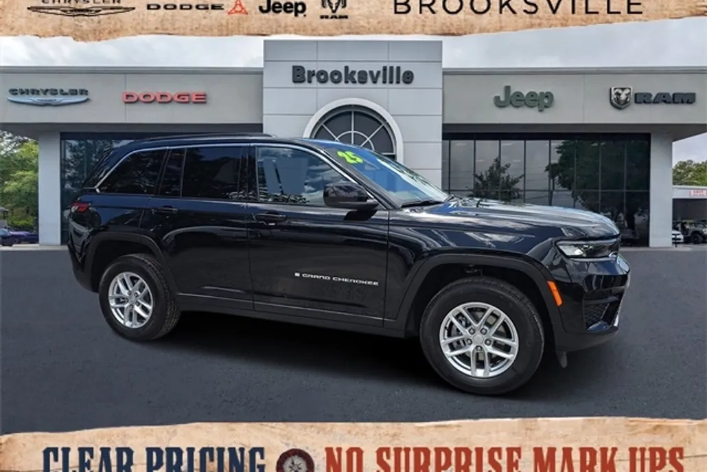 2025 Jeep Grand Cherokee Laredo X photo 1