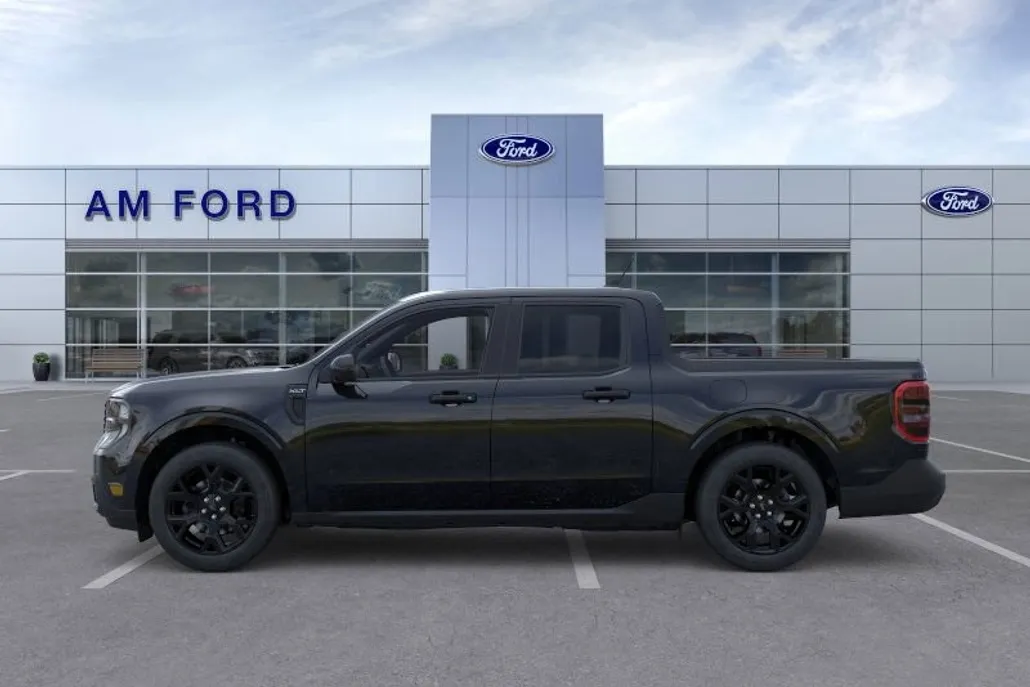 2025 Ford Maverick XLT photo 1