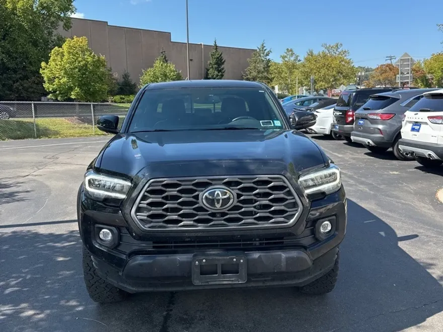 2023 Toyota Tacoma TRD Off-Road V6 photo 1