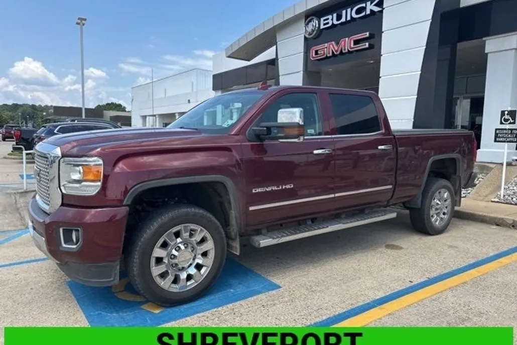 2017 Gmc Sierra 2500 HD Denali photo 1