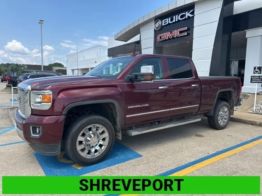 2017 Gmc Sierra 2500 HD Denali photo 1