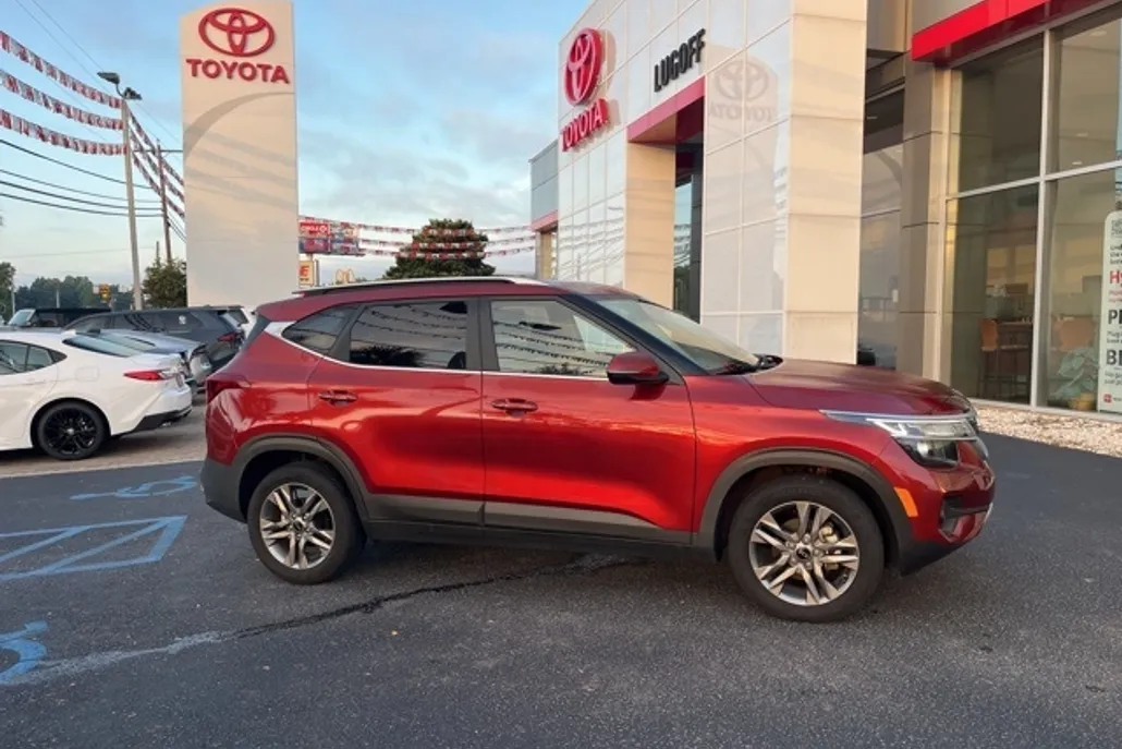 2021 Kia Seltos S photo 1