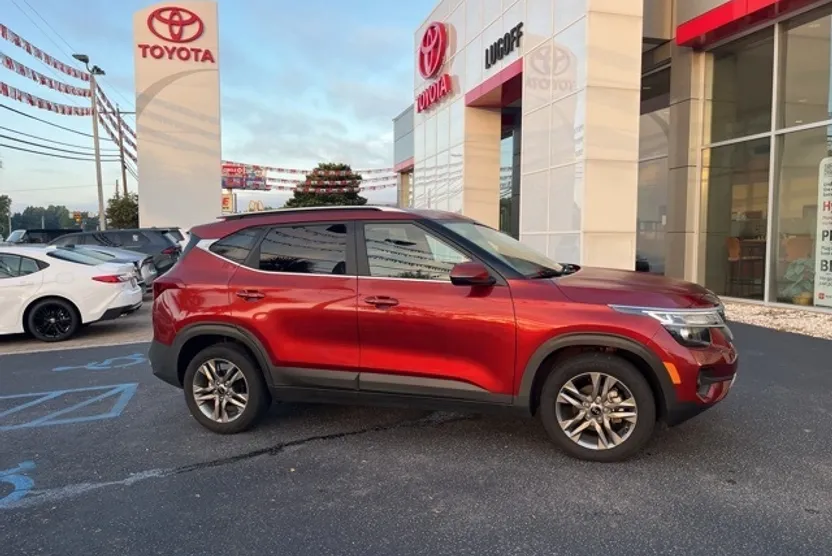 2021 Kia Seltos S photo 1