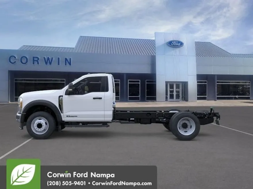 2025 Ford F-600 photo 1