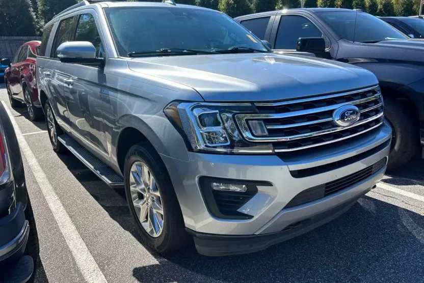 2020 Ford Expedition XLT photo 1