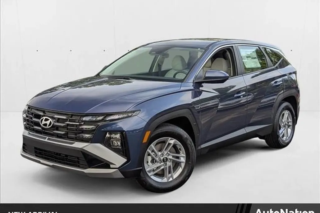 2025 Hyundai Tucson SE photo 1