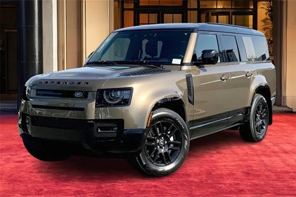 2025 Land Rover Defender 130 X-Dynamic SE photo 1
