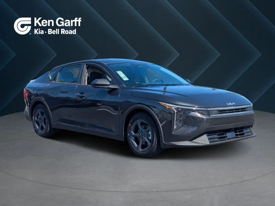 2025 Kia K4 LXS photo 1