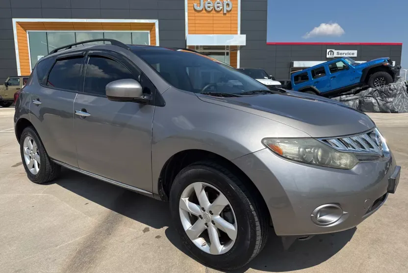 2010 Nissan Murano SL photo 1