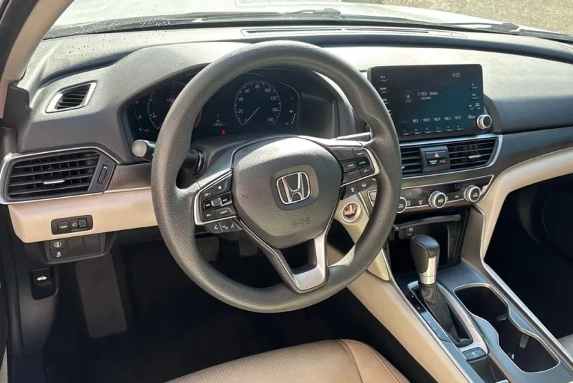 2019 Honda Accord LX photo 1