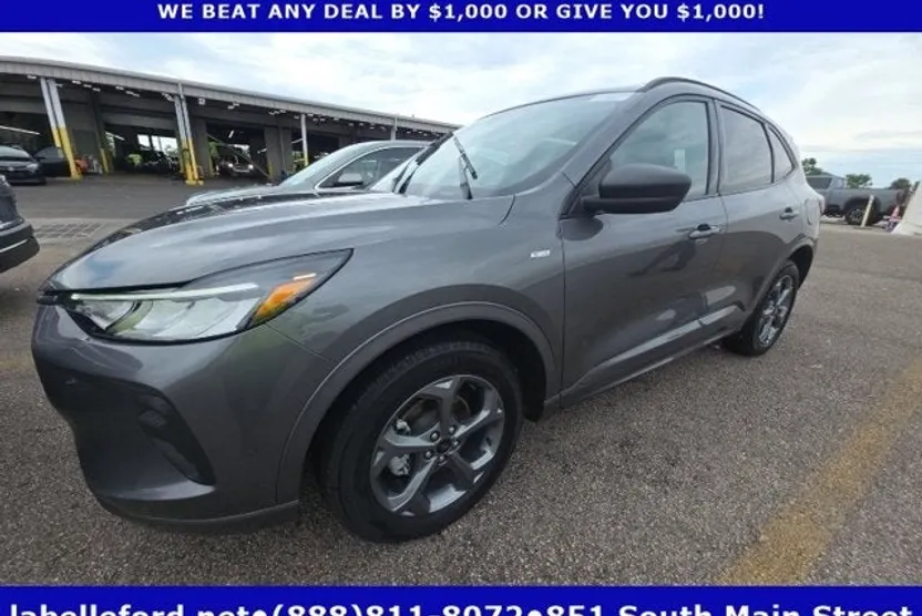 2023 Ford Escape ST-Line photo 1