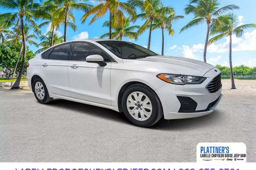 2019 Ford Fusion S photo 1