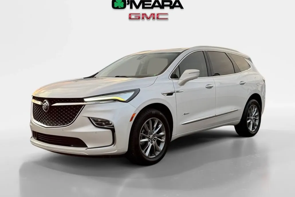 2023 Buick Enclave Avenir photo 1